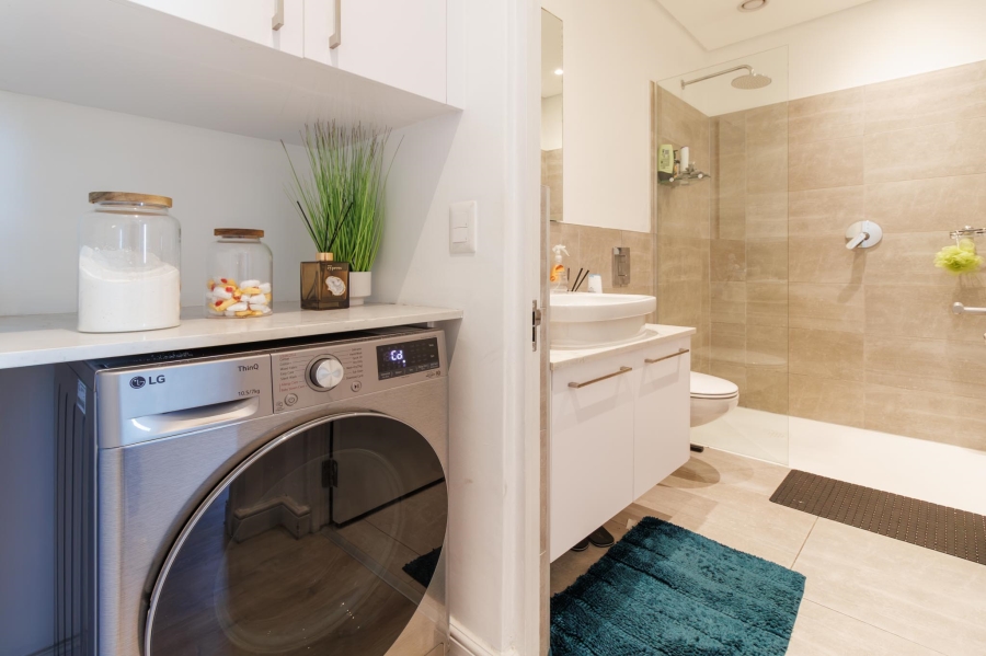 To Let 2 Bedroom Property for Rent in Foreshore Western Cape
